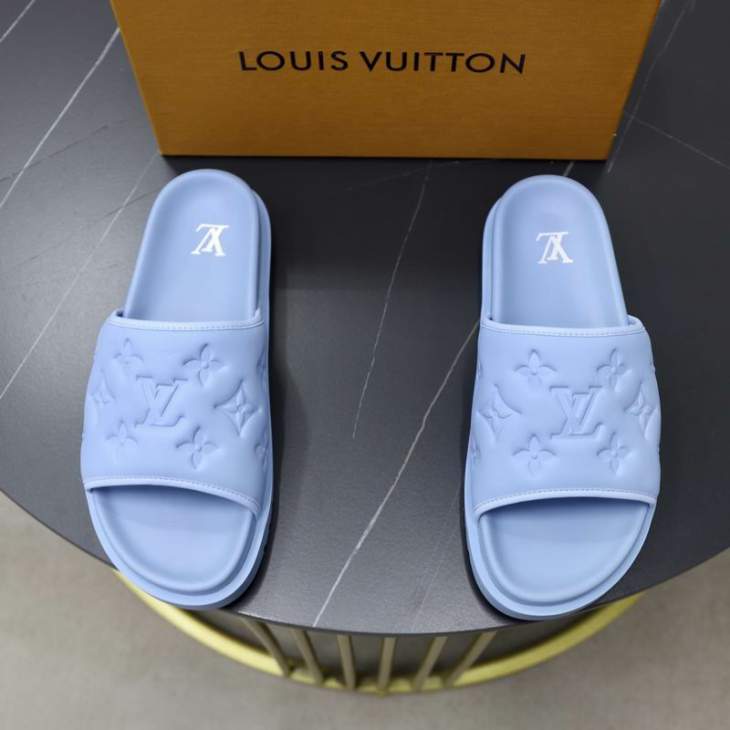 Picture of Louis Vuitton Slippers _SKULVsz38-45hnh0443963